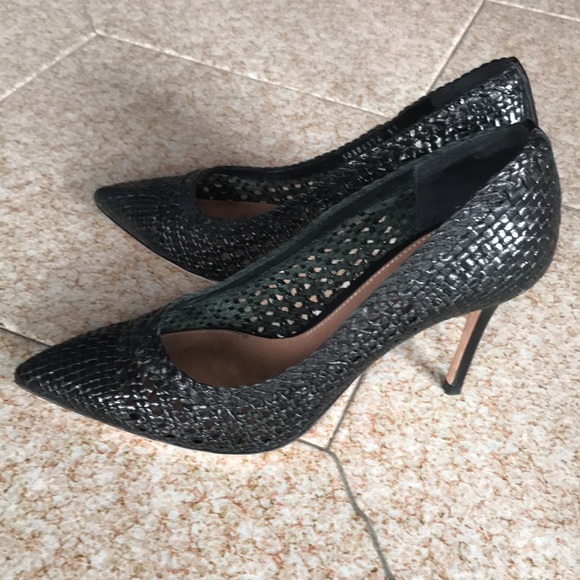 Hugo Boss Shoes - 💕Host Pick💕 Hugo Boss heels made in Italy 🇮🇹